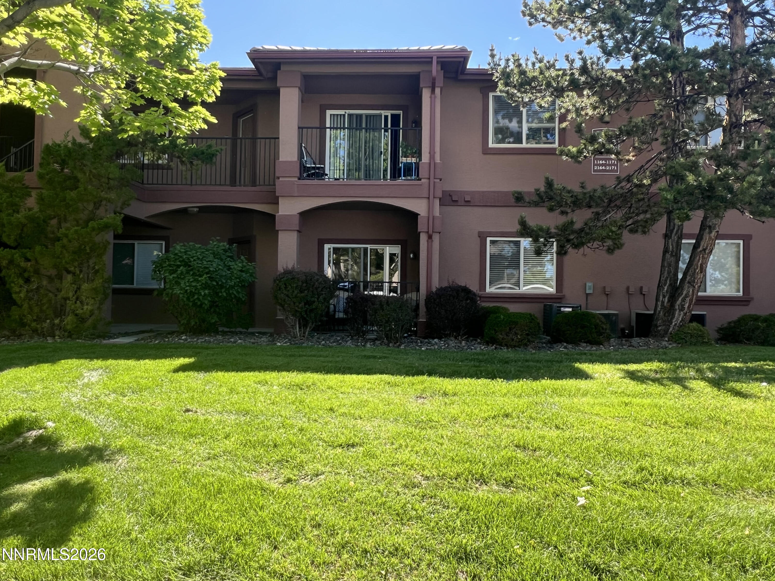 6850 Sharlands front pic