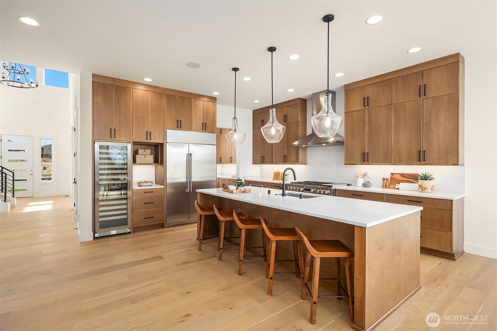 510 Nile Avenue Northeast Renton, WA 98059 - Photo 15 of 40 a large kitchen with a table and chairs