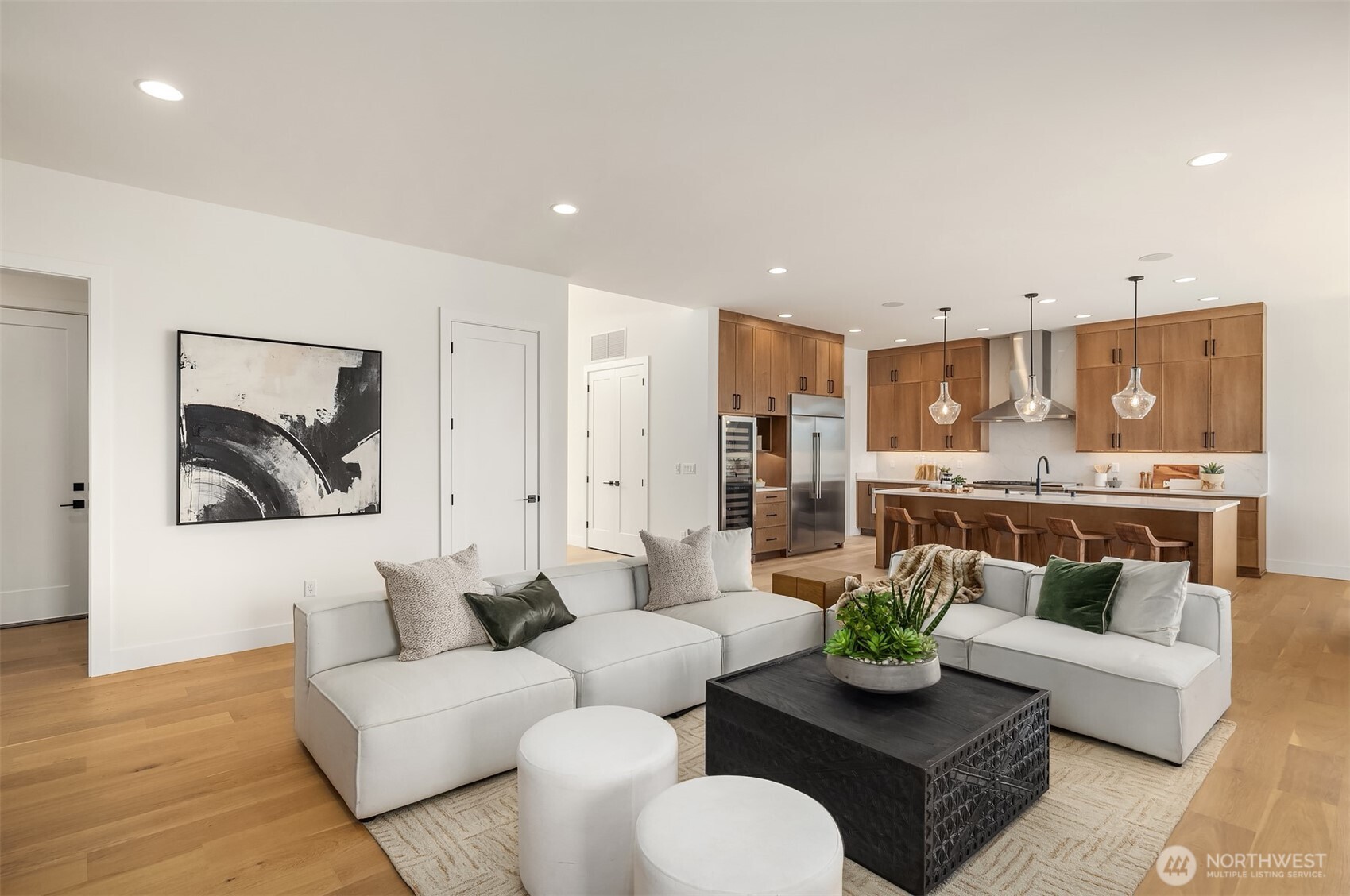 510 Nile Avenue Northeast Renton, WA 98059 - Photo 20 of 40 a living room with furniture and kitchen view