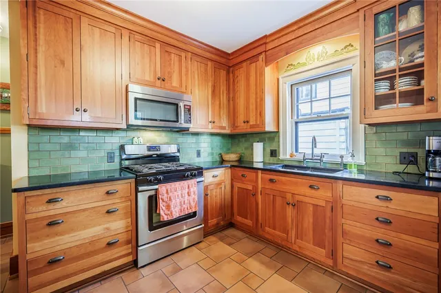 $229,900 | 25 Charlton Road, Irondequoit, NY 14617