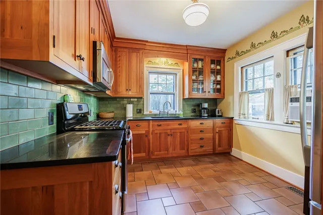 $229,900 | 25 Charlton Road, Irondequoit, NY 14617