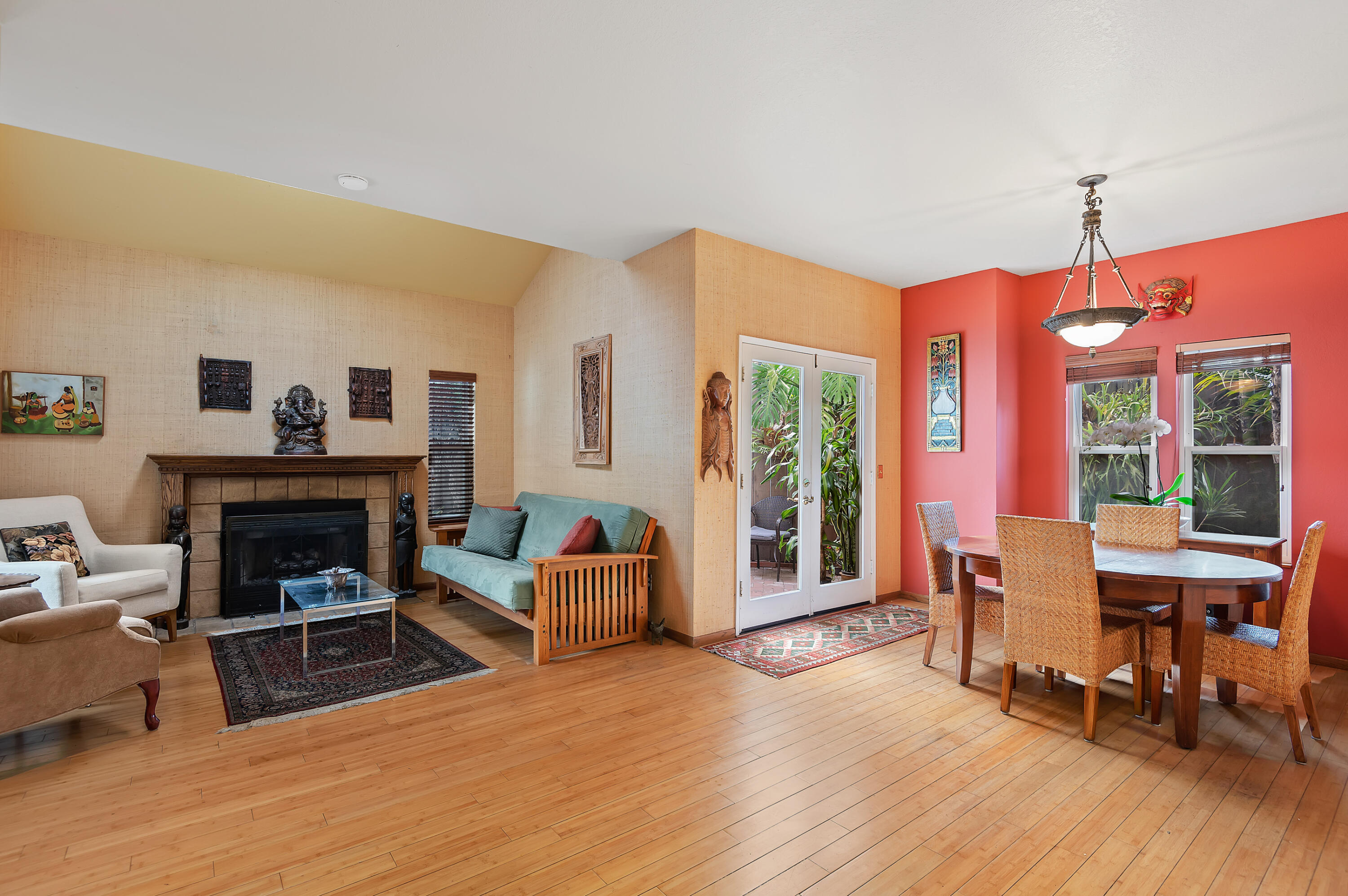 2128 Modoc Road, Unit A Santa Barbara, CA 93101 - Photo 4 of 21 04 - Living Room - Dining