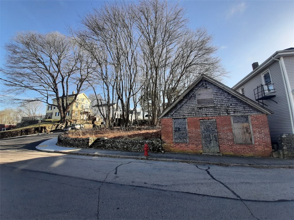 30 Pierce Street Westerly, RI 02891 - Photo 3 of 6 Gallery Image 3