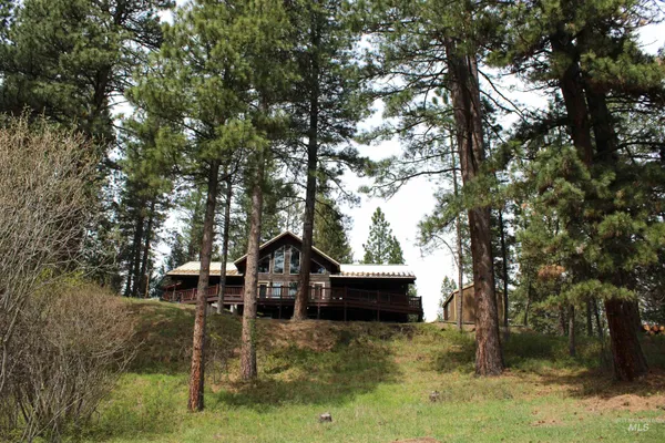 $1,050,000 | 31 Rainbow Ridge Road, Garden Valley, ID 83622
