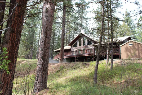 $1,050,000 | 31 Rainbow Ridge Road, Garden Valley, ID 83622
