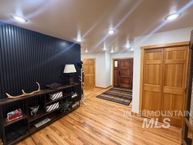 31 Rainbow Ridge Road Garden Valley, ID 83622 - Photo 5 of 33 Foyer featuring wood flooring and recessed lighting