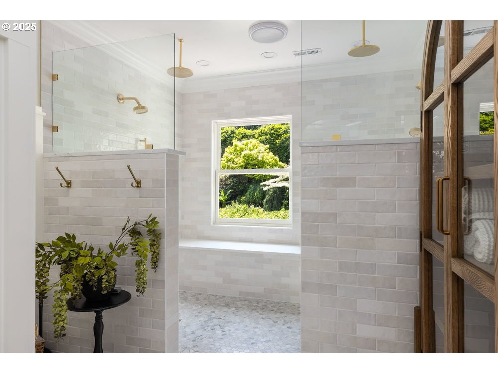 11175 South Riverwood Road Portland, OR 97219 - Photo 26 of 48
