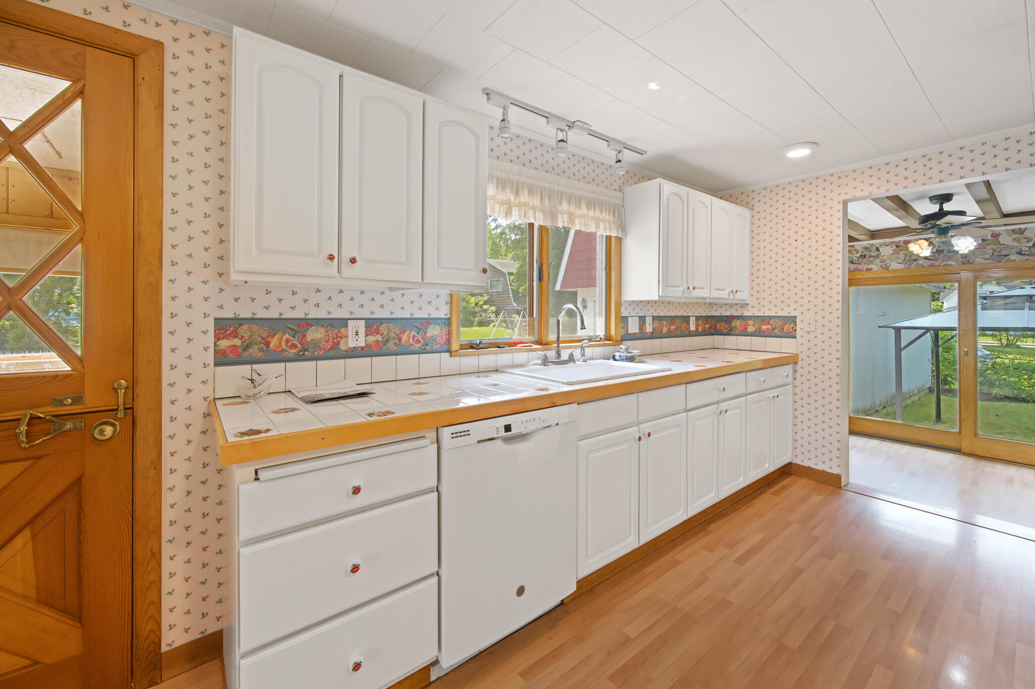 17 Pendleton Street Brewer, ME 04412 - Photo 12 of 45 Kitchen