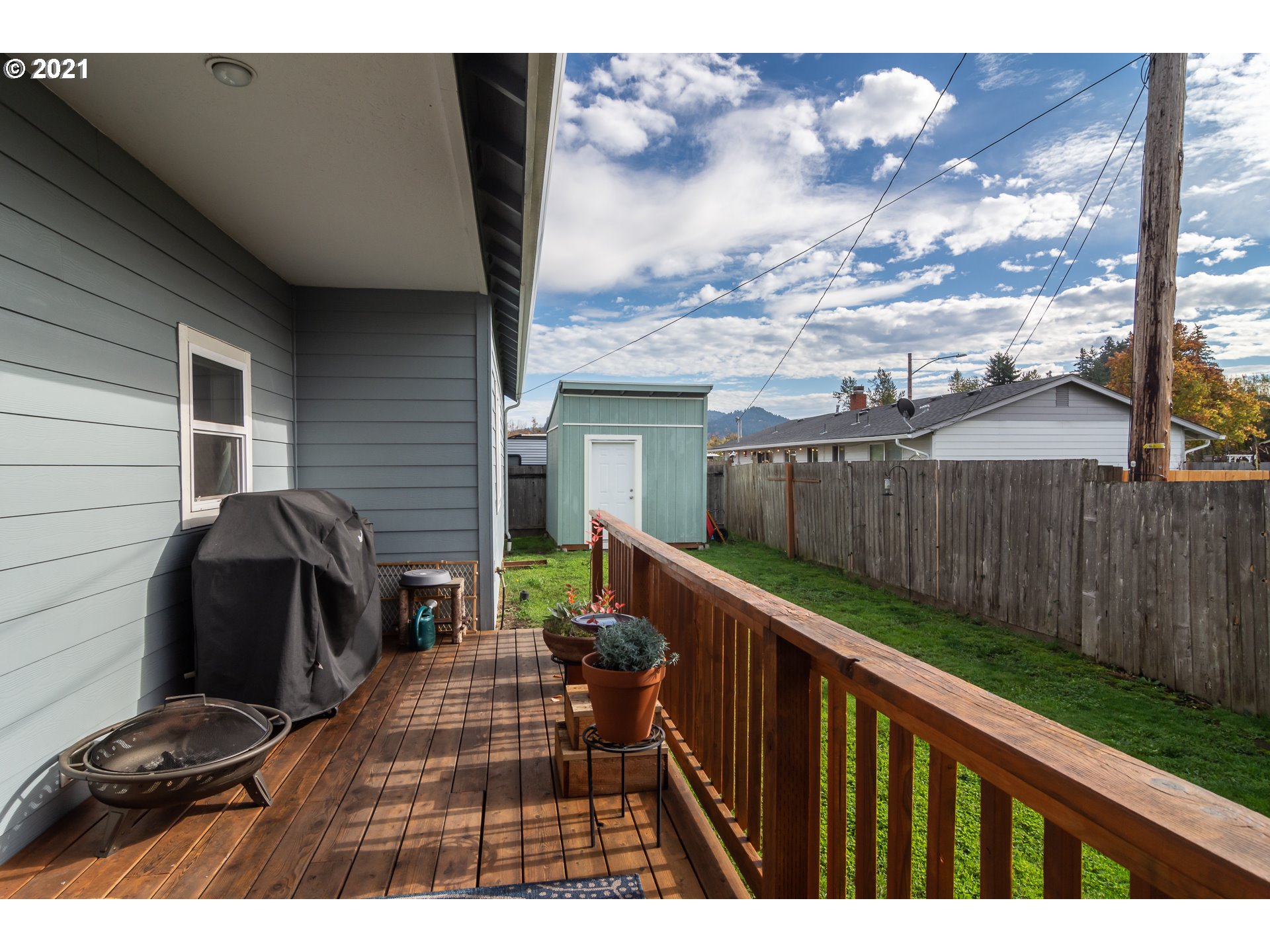 463 South 47th Street Springfield, OR 97478 - Photo 22 of 25 a view of a backyard