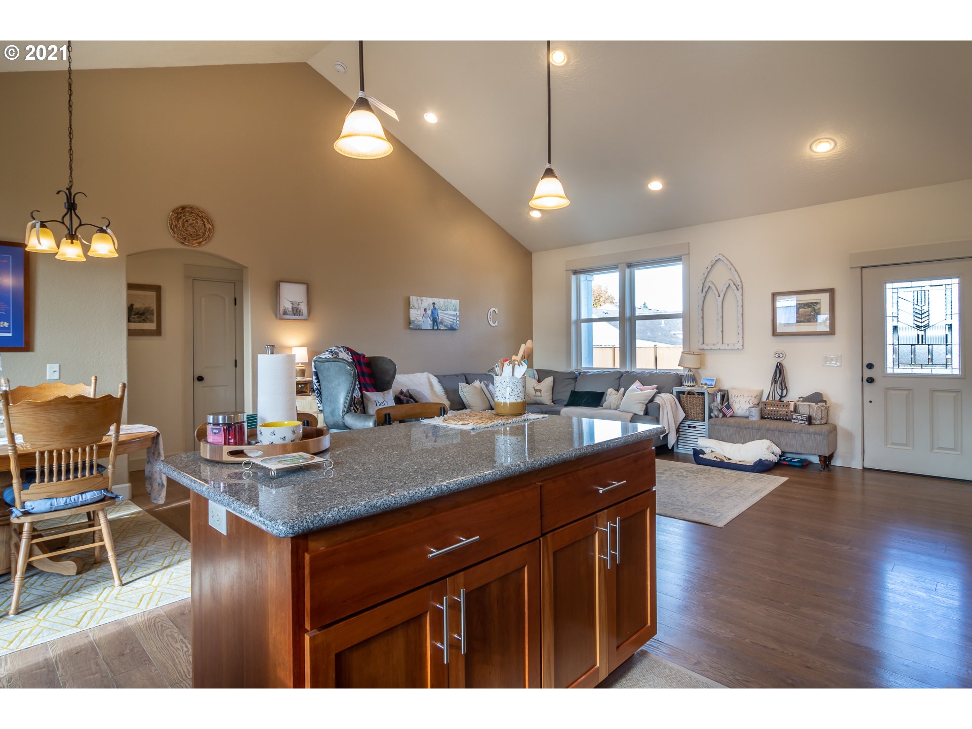 463 South 47th Street Springfield, OR 97478 - Photo 6 of 25 a view of living room and dining room