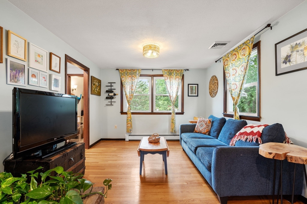 8 Birchwood Road Hudson, MA 01749 - Photo 9 of 36