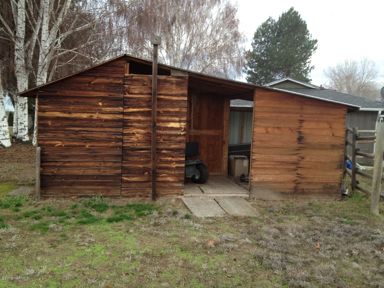 8004 Rutherford Road Yakima, WA 98903 - Photo 20 of 42 a view of outdoor space and yard