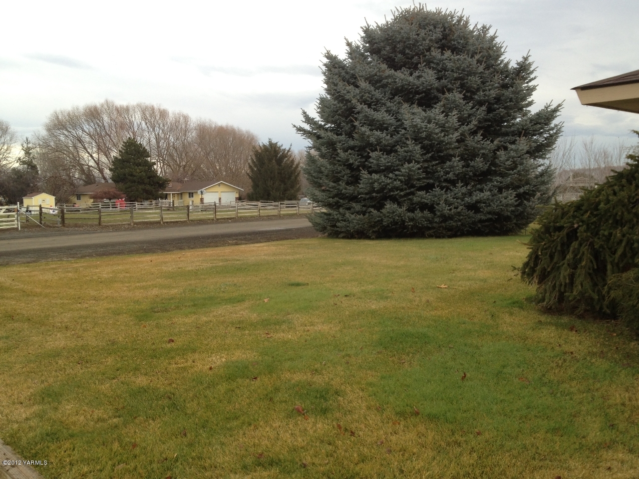 8004 Rutherford Road Yakima, WA 98903 - Photo 4 of 42 a view of ocean view with mountain view
