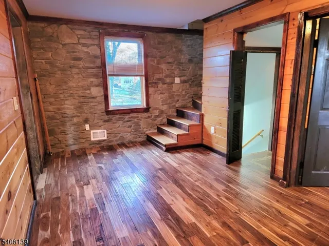 $3,500 | 906 Center Street, Scotch Plains, NJ 07076