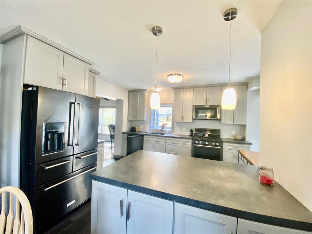 1829 East Thompson Road Indianapolis, IN 46227 - Photo 2 of 12