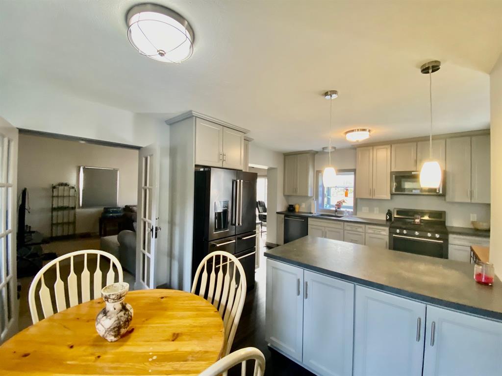 1829 East Thompson Road Indianapolis, IN 46227 - Photo 3 of 12