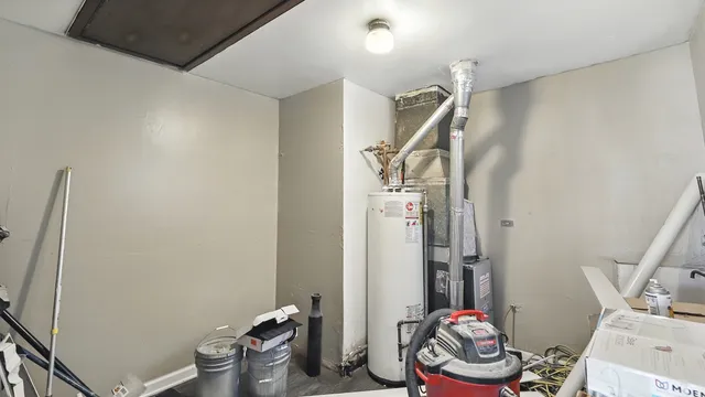 $90,000 | 14715 Maplewood Avenue, Harvey, IL 60426