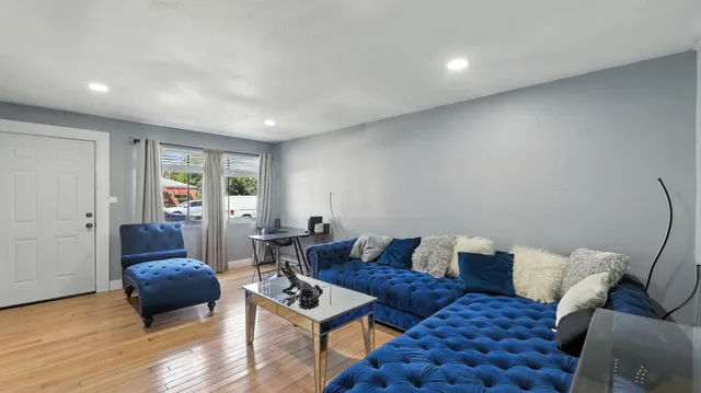 $90,000 | 14715 Maplewood Avenue, Harvey, IL 60426