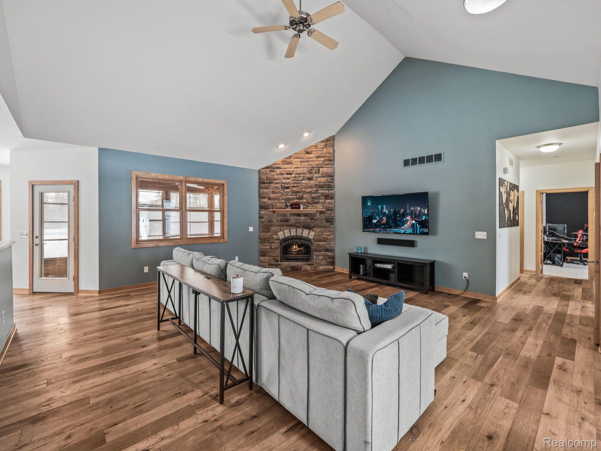 1799 West Barron Road Howell, MI 48855 - Photo 6 of 40 Vaulted ceilings
