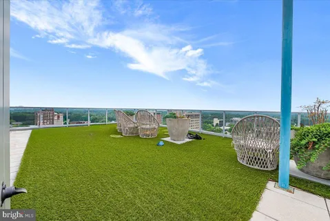 $410,000 | 930 Rose Avenue, Unit 1802, Rockville, MD 20852