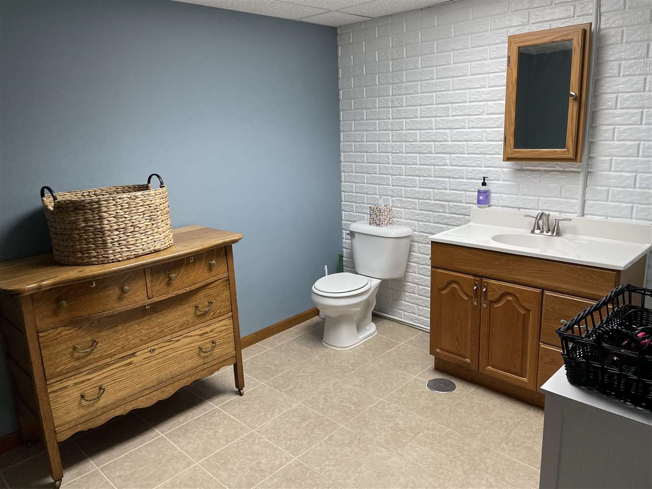 9740 West Freeland Road Freeland, MI 48623 - Photo 23 of 28 Gallery Image 23