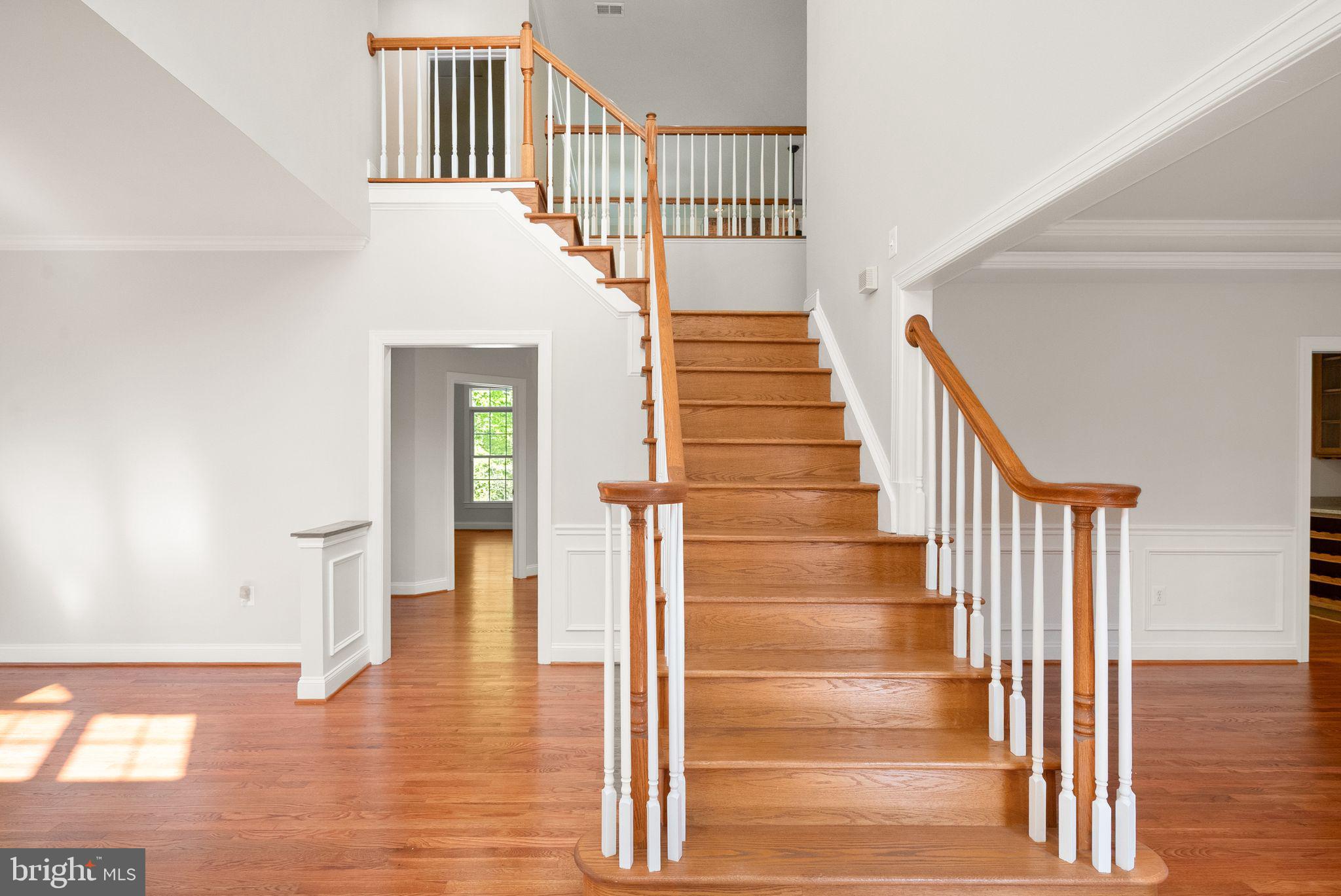 9401 Keyser Road Nokesville, VA 20181 - Photo 5 of 106 View of Foyer from Front Door