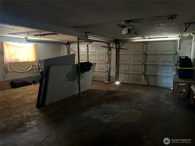 a view of a livingroom with furniture