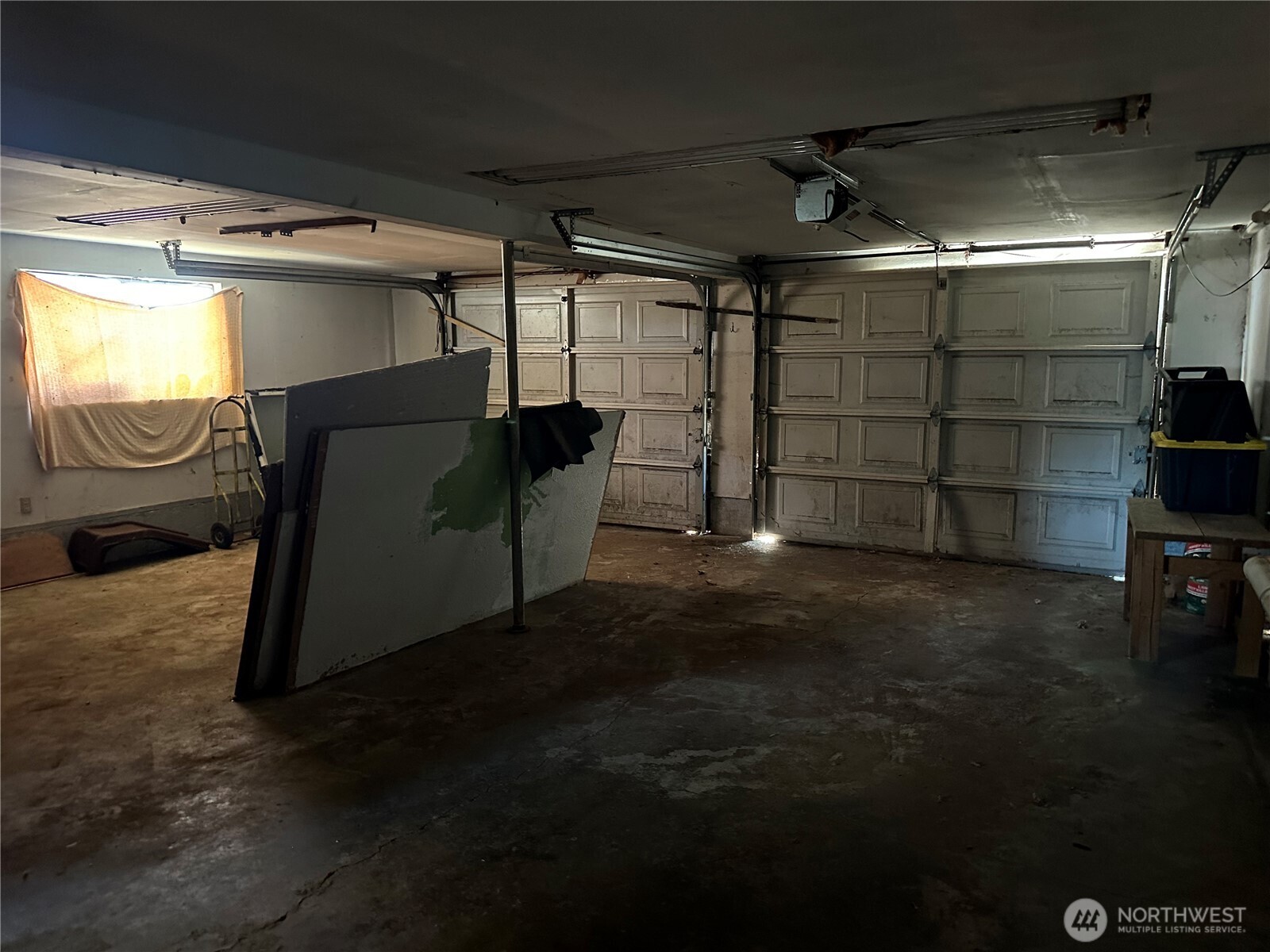 206 West Cushing Street Aberdeen, WA 98520 - Photo 19 of 25 a view of a room with racks