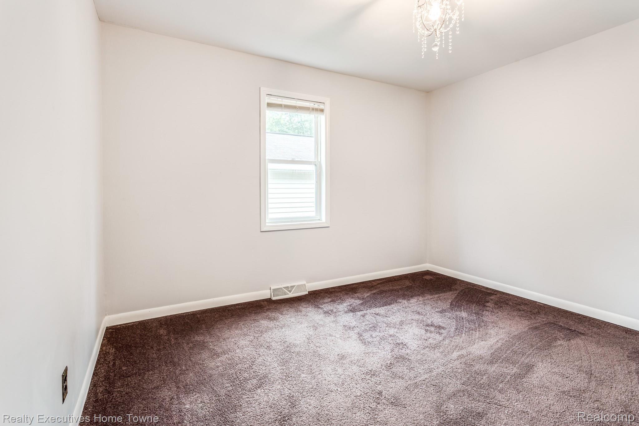 1803 Maple Road Smiths Creek, MI 48074 - Photo 11 of 32 1803 Maple Rd (22 of 37).jpg