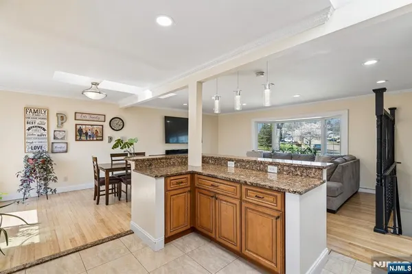 $949,000 | 115 Birchwood Terrace, Wayne, NJ 07470