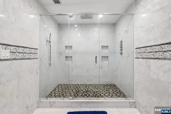 $949,000 | 115 Birchwood Terrace, Wayne, NJ 07470