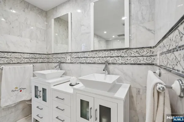 $949,000 | 115 Birchwood Terrace, Wayne, NJ 07470