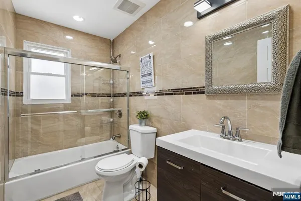 $949,000 | 115 Birchwood Terrace, Wayne, NJ 07470