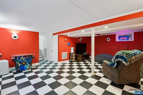 $949,000 | 115 Birchwood Terrace, Wayne, NJ 07470