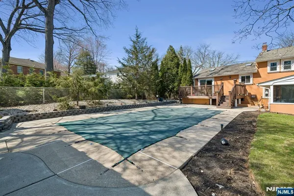 $949,000 | 115 Birchwood Terrace, Wayne, NJ 07470