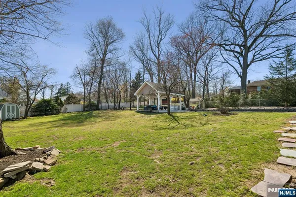 $949,000 | 115 Birchwood Terrace, Wayne, NJ 07470