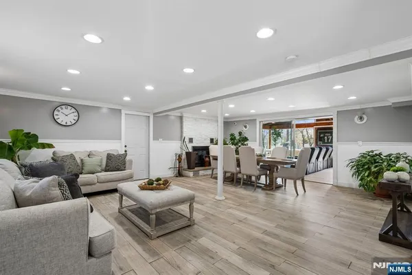 $949,000 | 115 Birchwood Terrace, Wayne, NJ 07470