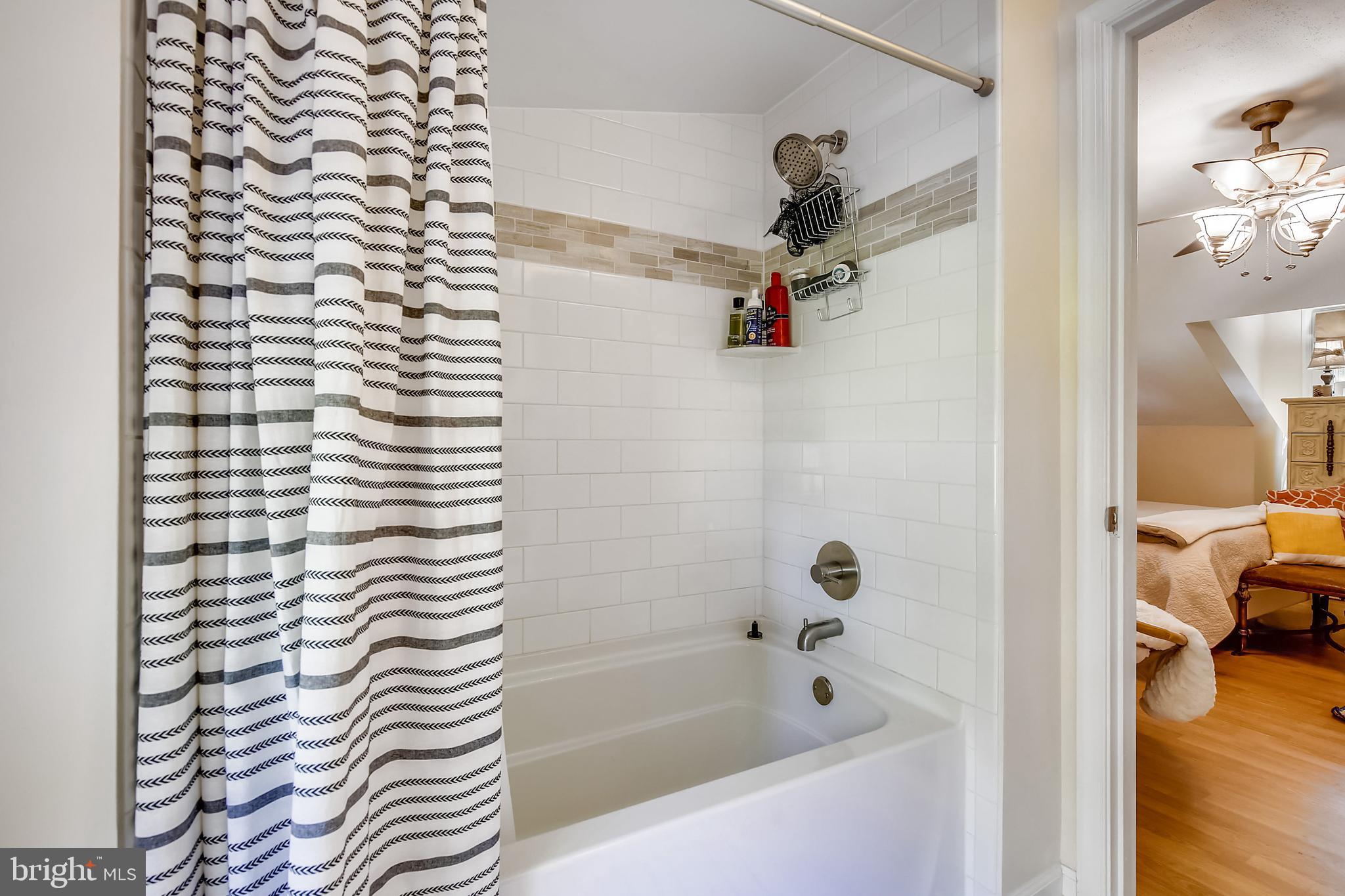 2780 Adams Street Adamstown, MD 21710 - Photo 19 of 37 Lovely private bathroom for owners bedroom