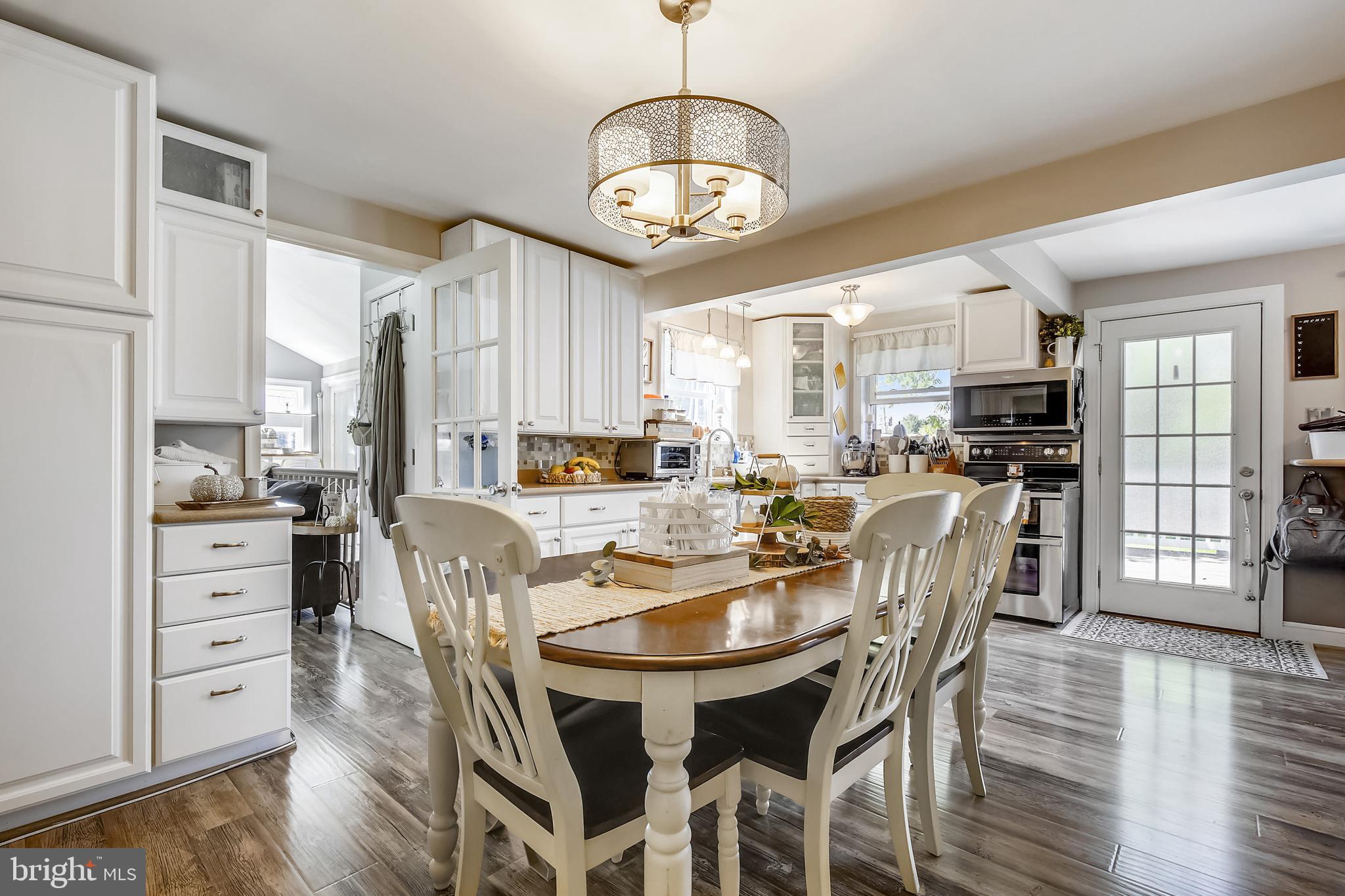 2780 Adams Street Adamstown, MD 21710 - Photo 9 of 37 HUGE kitchen with loads of built-ins!