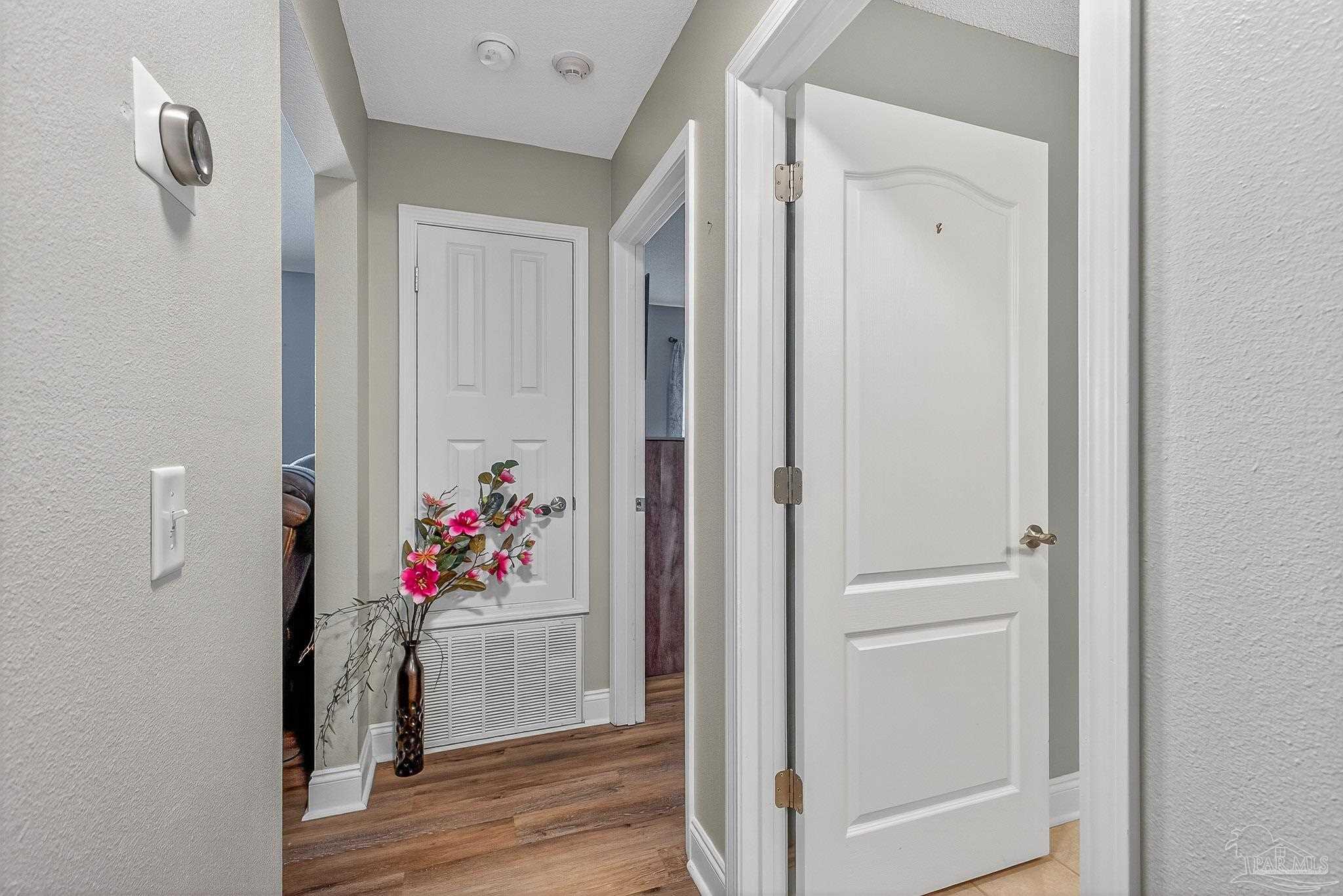 5361 Willard Norris Road Milton, FL 32570 - Photo 29 of 51 a very nice looking room with a potted plant