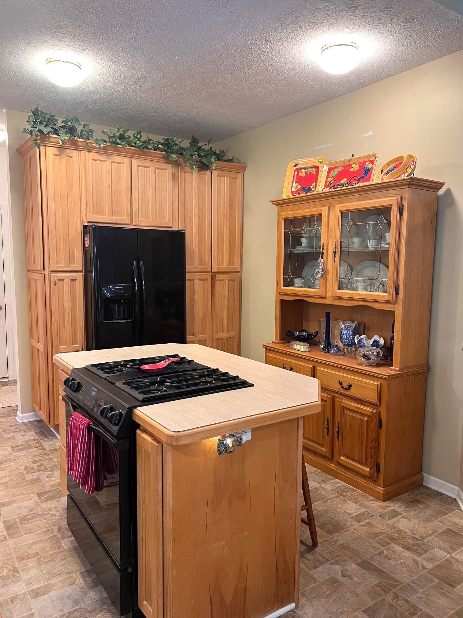 12130 South Beardslee Road Perry, MI 48872 - Photo 12 of 36 50158683-1880B765-B65E-4372-8E42-C930C3B421F7.JPG