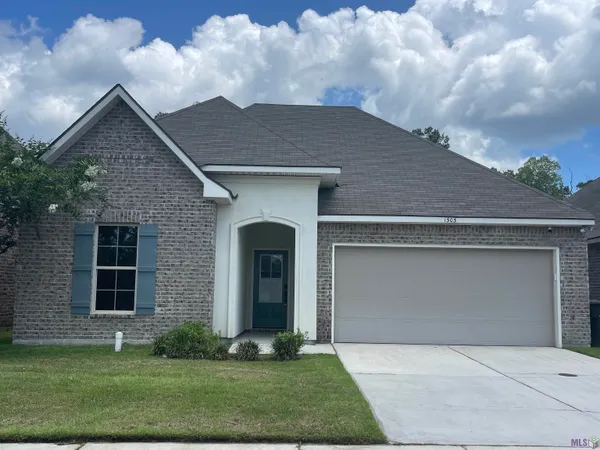 $2,100 | 1303 Hickory Creek Drive, Baton Rouge, LA 70816