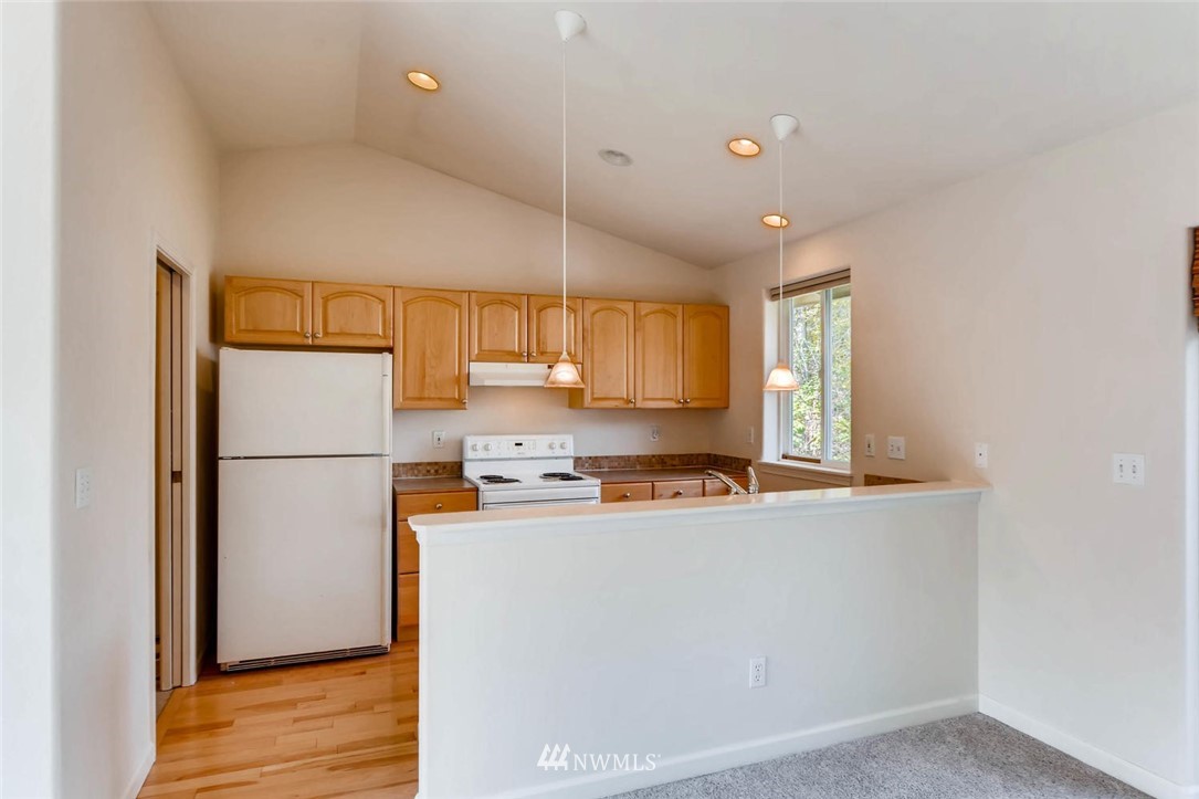 2036 Kent Des Moines Road Des Moines, WA 98198 - Photo 4 of 11 Gallery Image 4