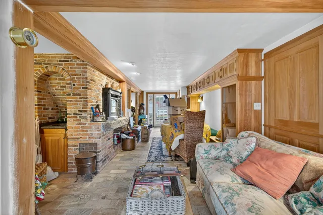 $499,999 | 1 Cemetery Road, New Boston, NH 03070