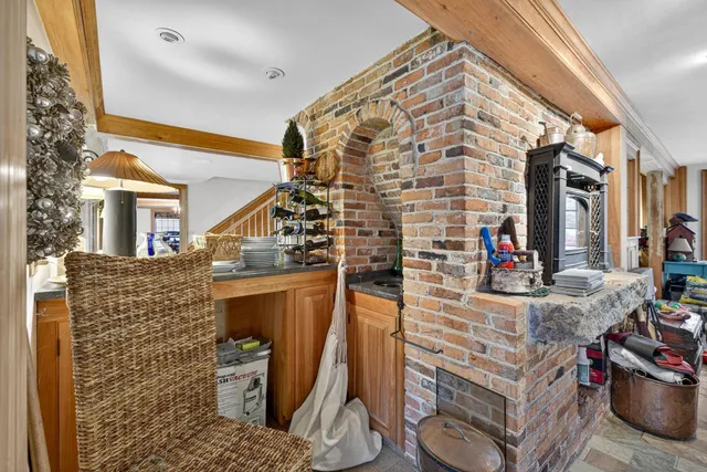 $499,999 | 1 Cemetery Road, New Boston, NH 03070