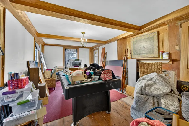 $499,999 | 1 Cemetery Road, New Boston, NH 03070