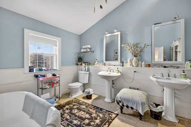 $499,999 | 1 Cemetery Road, New Boston, NH 03070