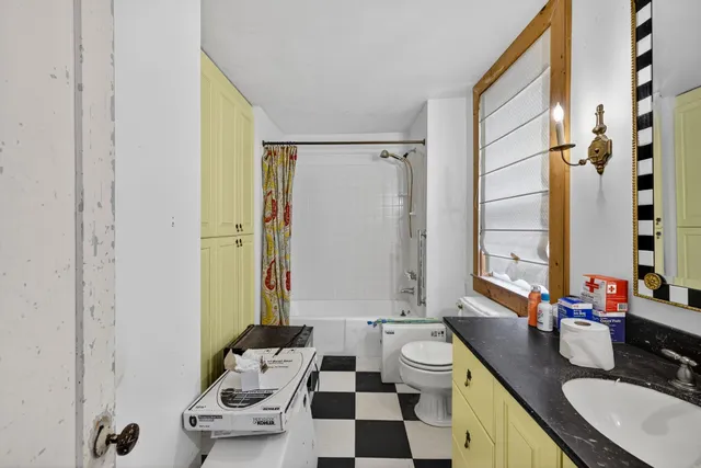 $499,999 | 1 Cemetery Road, New Boston, NH 03070