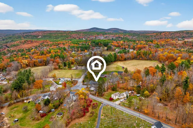 $499,999 | 1 Cemetery Road, New Boston, NH 03070