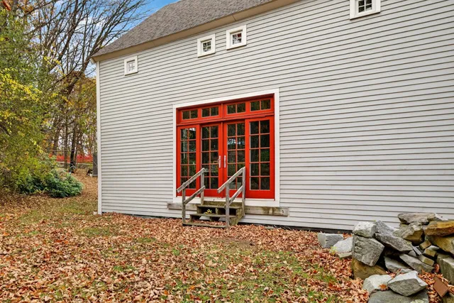 $499,999 | 1 Cemetery Road, New Boston, NH 03070